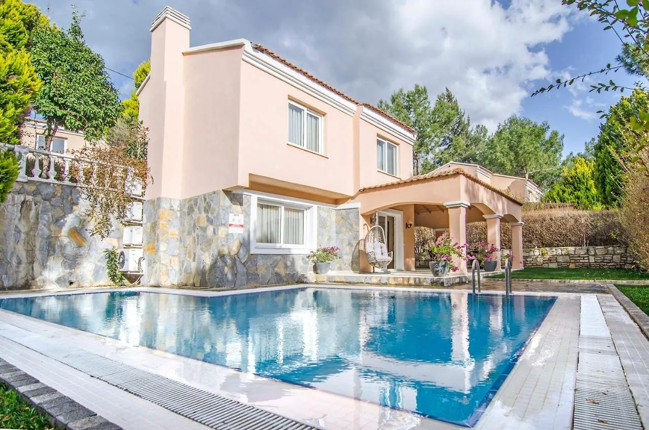 Peninsula Pine Club Boutique Hotel & Spa Kusadasi